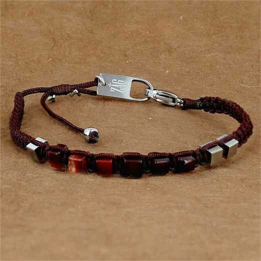 Photo [yvidya_reference:HBS21661-00RED]